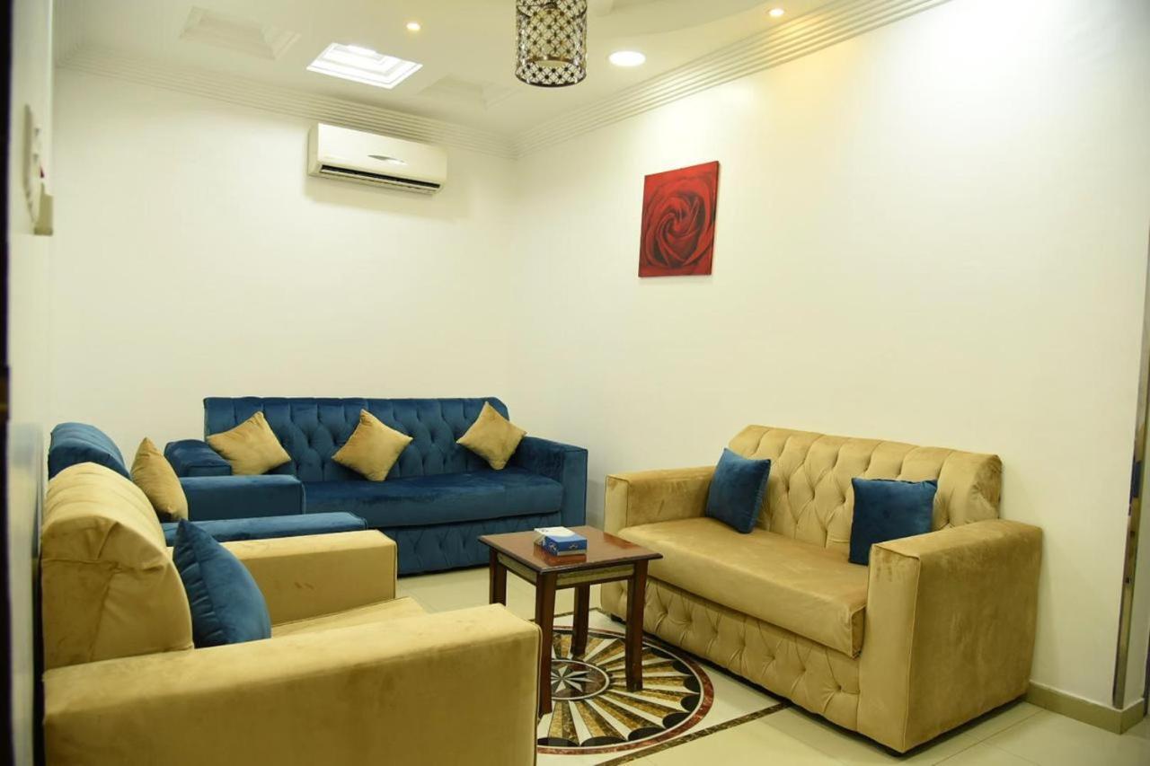 شقق جنان المفروشة Jenaan Apartments Necran Dış mekan fotoğraf